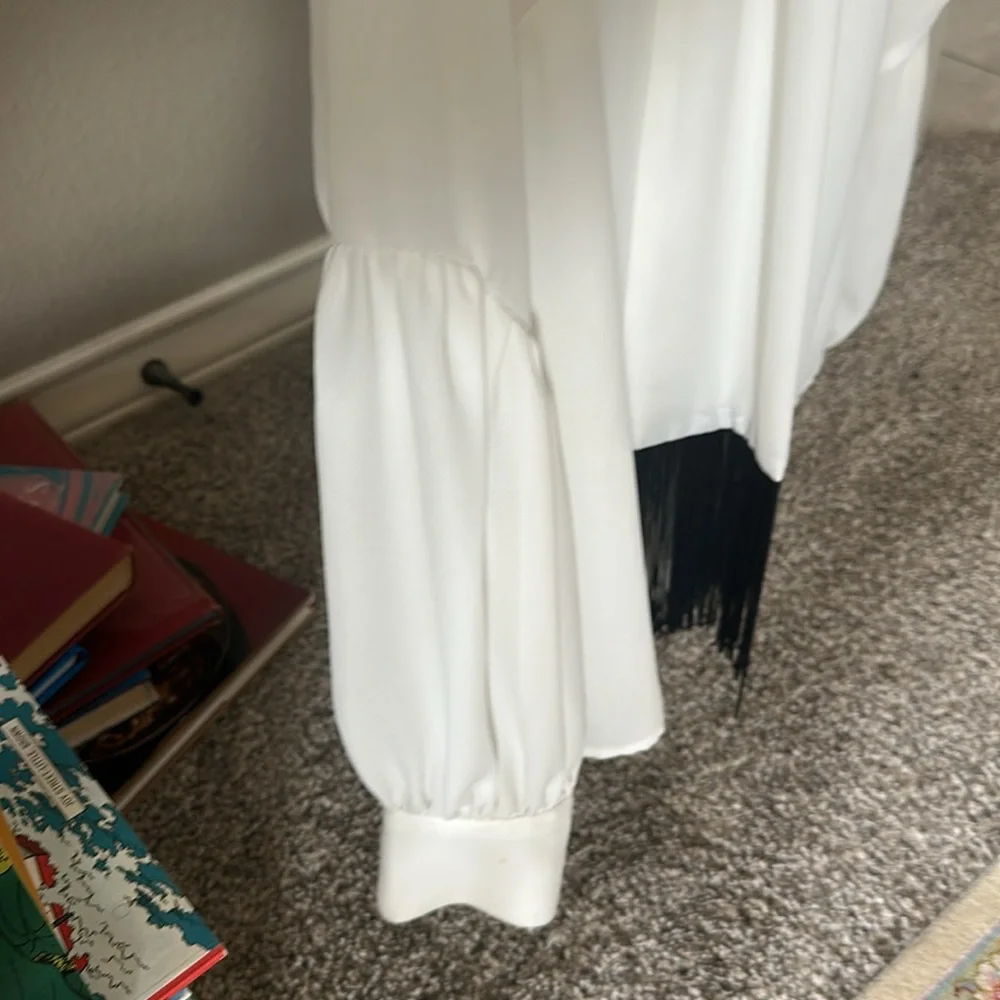 White - Picture 3 of 8